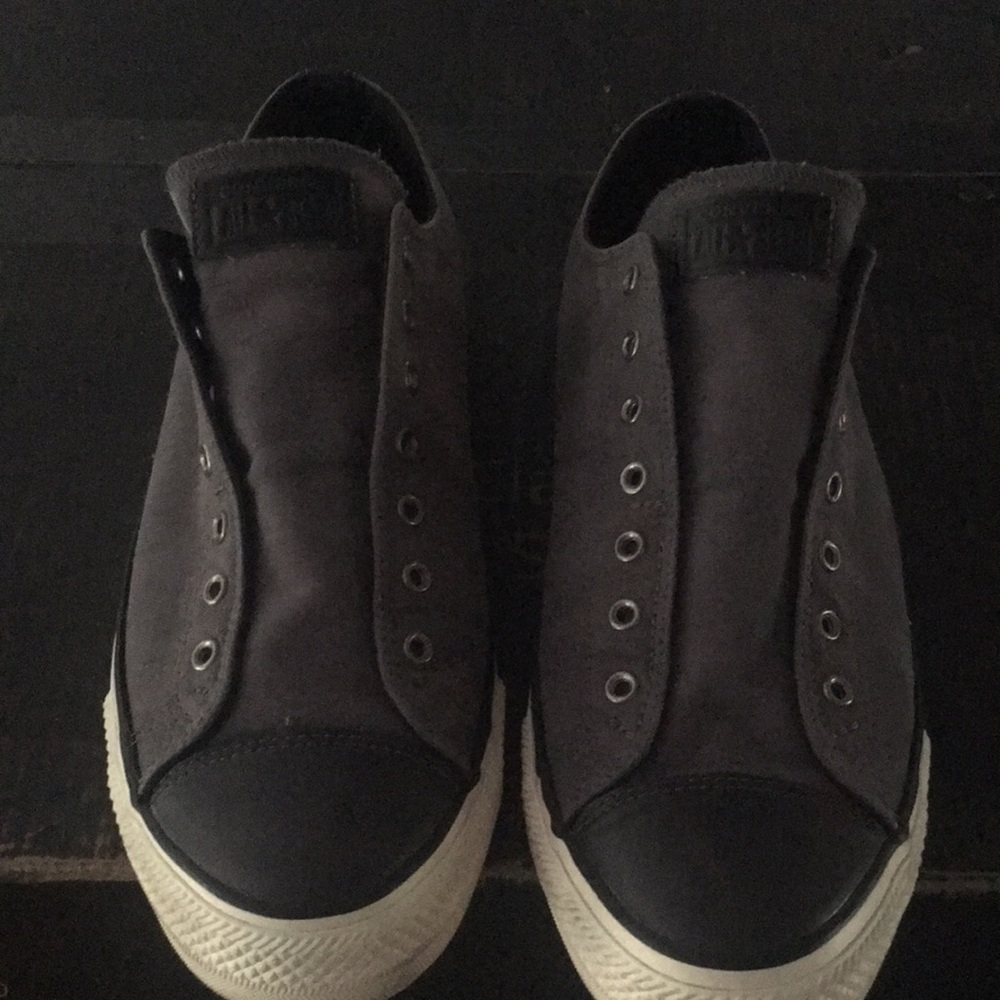 Men’s Converse All Stars. No lace slip ins!! Size 10. Great condition.